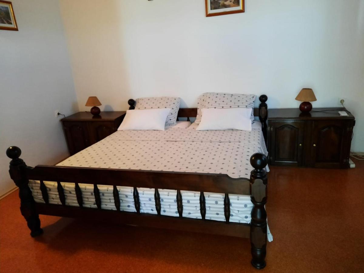 Apartment Baratula Murter Luaran gambar