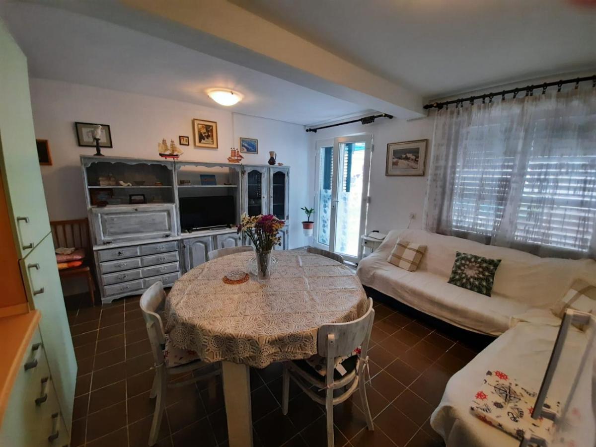 Apartment Baratula Murter Luaran gambar